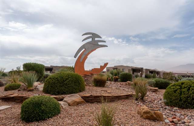 Available 10/1/26 - Furnished 3 bed, 2 Bath Home For Rent Gallery 4