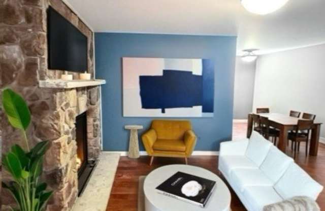 220 Mill St Gallery 3