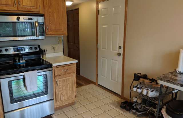 1960 Shenandoah Ct. Unit E Gallery 2
