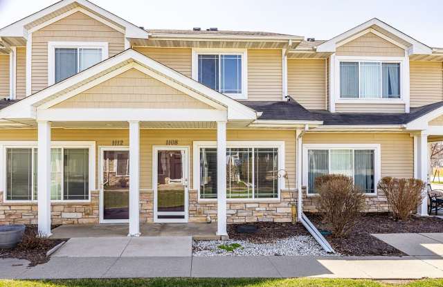 CHARMING TOWNHOME!! 2 Bedroom, 3 Bathroom Townhome in Ankeny! photos photos