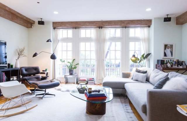 Back on the market! Amazing SOHO style full level designer Parkhouse in boutique 3 unit building expansive living space, gourmet kitchen, two patios and pet friendly! Gallery 3