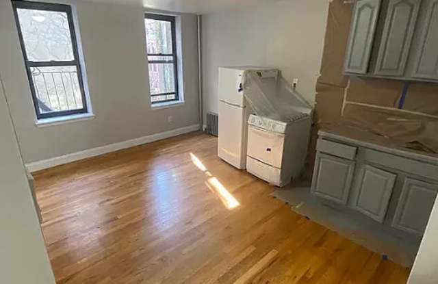 160 Stanton St Gallery 2