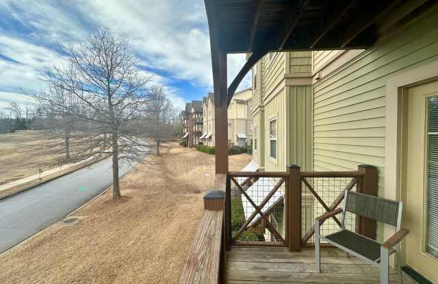 Flats at the Pier, 1624 Gallery 3