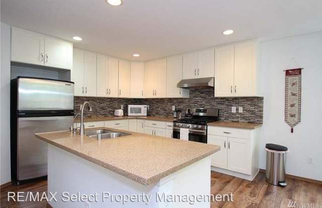 124 Glennwood Pl NE Gallery 2