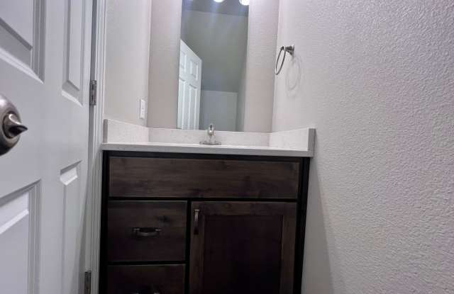 Charming Townhome in North Bismarck – Move-In Ready! Gallery 4