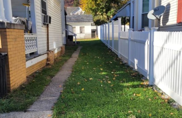 437 George St - 437 George Street, Pen Argyl, PA 18072