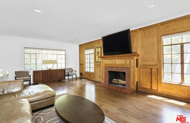 5405 BLACK OAK Drive Gallery 4