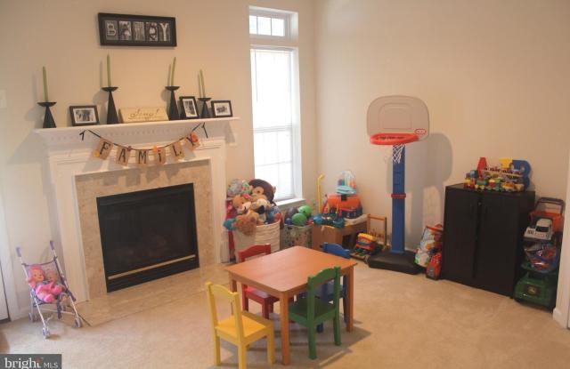 3577 ELLERY Circle Gallery 4