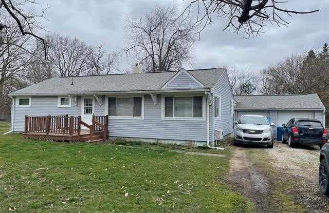 2434 N Long Lake Road photos photos