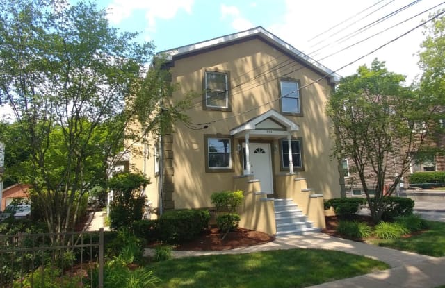 524 North Central Avenue - 524 North Central Avenue, Highwood, IL 60040