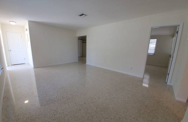 317 Sorrento St. Sarasota County Gallery 3