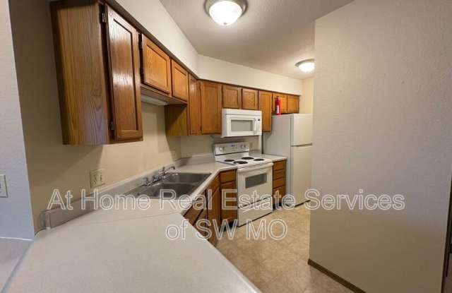 887 N 22nd - 887 North 22nd Street, Ozark, MO 65721