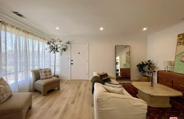 4906 St Elmo Dr photos photos