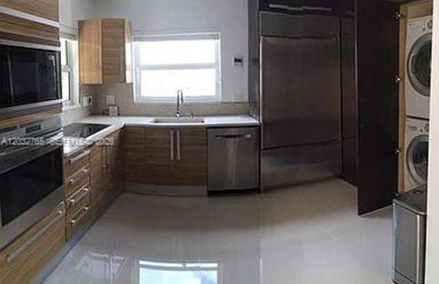 3 Farrey Lane 3, Miami Beach, FL 33139 - 8801 photos photos
