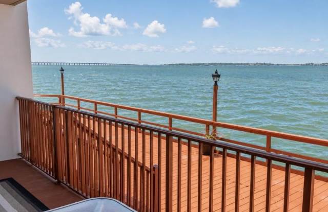 745 MOORING RD #103 Gallery 2