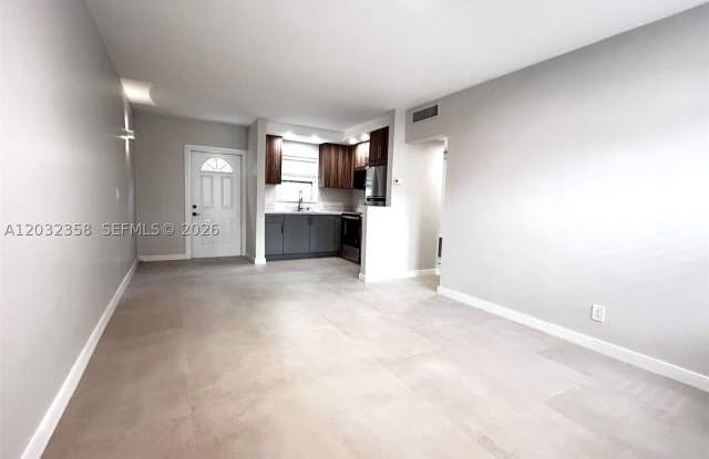 1301 N 12th Ct Gallery 3