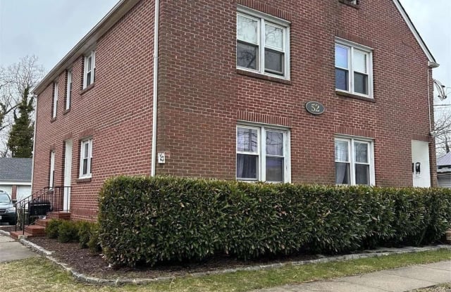 52 Center Avenue - 52 Center Avenue, Bay Shore, NY 11706