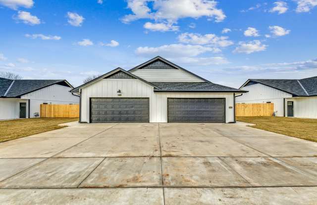 Town Home with 2 Car Garage - Pets Welcome - Haysville Schools - 3519 West 45th Street South, Wichita, KS 67217 Town Home with 2 Car Garage - Pets Welcome - Haysville Schools - 3519 West 45th Street South, Wichita, KS 67217