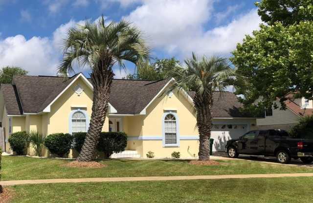 1925 CATAMARAN Drive photos photos