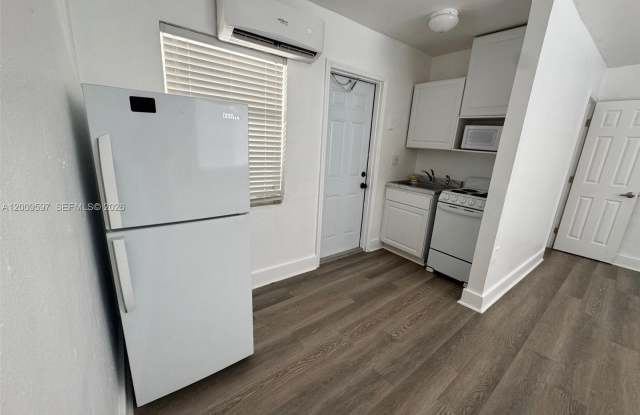 240 NW 64 str photos photos