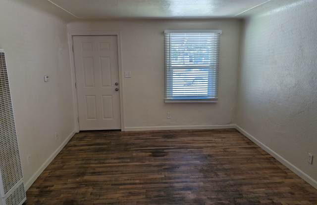 Cozy Aurora Condo Gallery 3