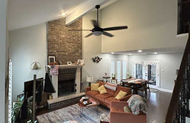 16731 Henderson Pass Gallery 4
