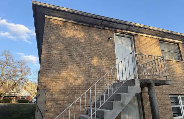 837 Seton Avenue - 2 photos photos