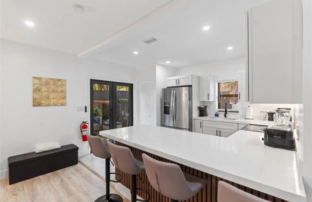 719 NE 36th Street, Oakland Park, FL 33334 photos photos