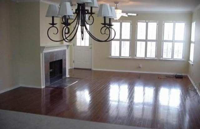 9315 Aspen Oak Gallery 3