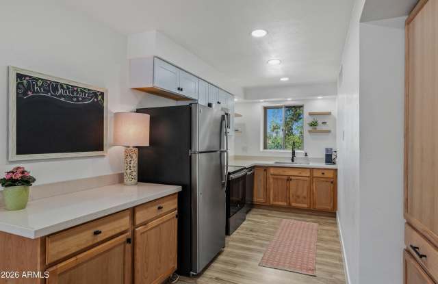 1010 E OSBORN Road Gallery 1