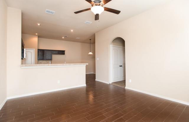 BEAUTIFUL 3 BEDROOM DUPLEX LOCATED IN WACO, TEXAS! Gallery 4