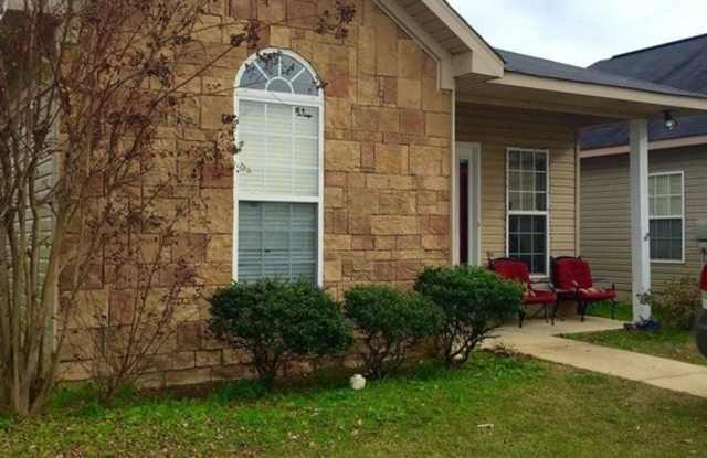 Nice 3 Bed 2 Bath Home! Available Now! photos photos