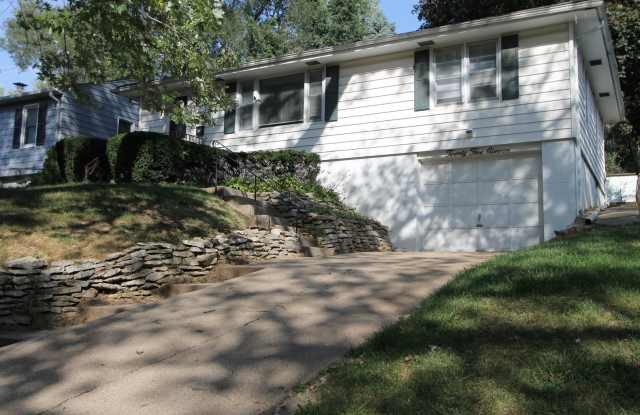 Split level 3BR 2 Bathroom Home with a finished basement. Close to Benson! photos photos Split level 3BR 2 Bathroom Home with a finished basement. Close to Benson! photos photos