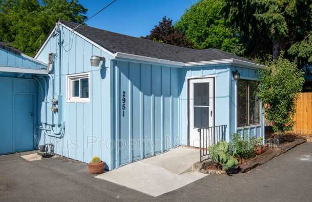 2951 D St NE photos photos