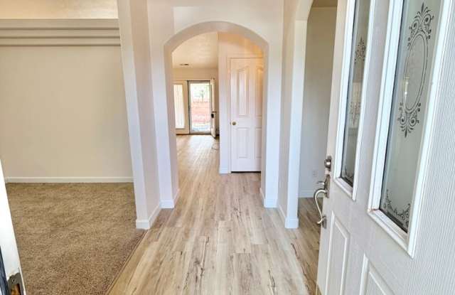 Beautiful Ivins Home!! 2 car garage! Gallery 4