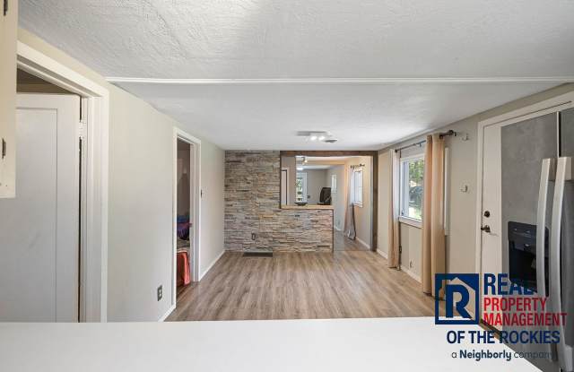 2 Bed, 2 Bath with Yard, Parking  Laundry – Pet Friendly photos photos