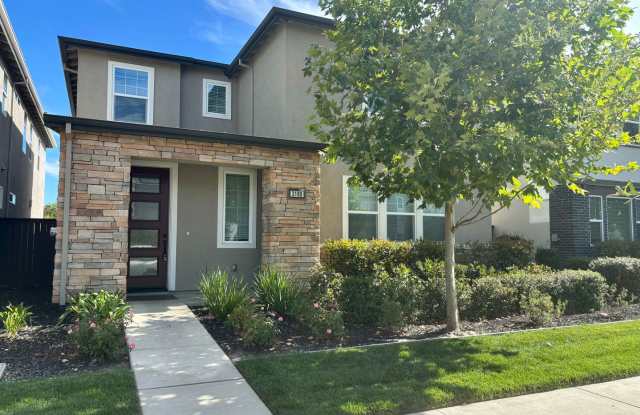 Breath-Taking 4/2.5 (HUGE) Natomas Home Waiting For You!  Please see ad for viewings! photos photos