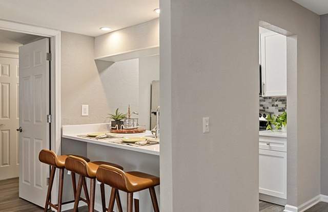 Central Pointe Apartment Homes Gallery 3