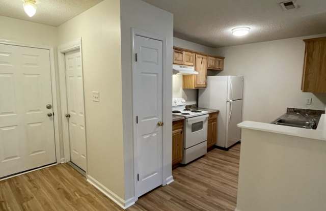 Charming 2-Bedroom, 2-Bath Duplex with Garage Gallery 4