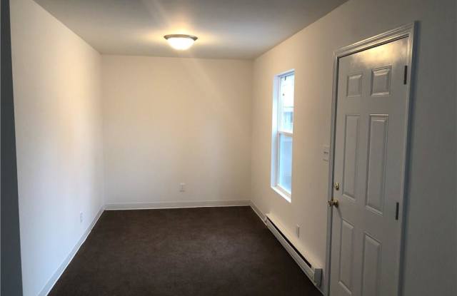 2318 North Dearborn Street Gallery 2