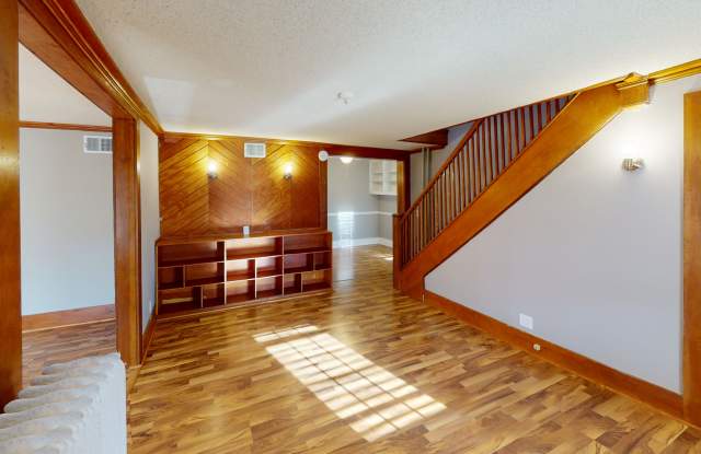 313 E. 3rd St. - 313 East 3rd Street, Dixon, IL 61021