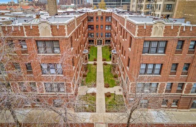 512 W Cornelia Ave photos photos