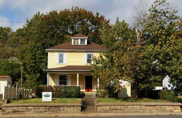 Nice Home in a Good Downtown Location with Garage photos photos