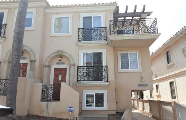 710 1st Place - 710 1st Place, Hermosa Beach, CA 90254