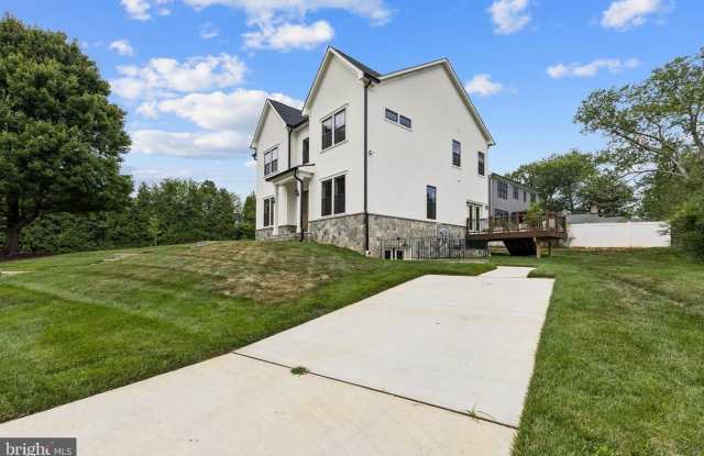 6101 BERKSHIRE DR Gallery 2