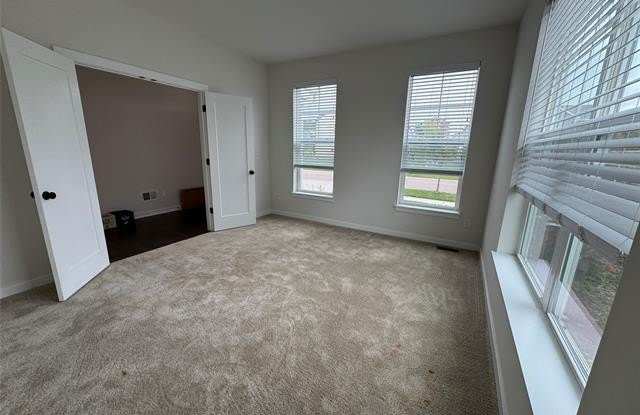6280 N Trailwoods Drive Gallery 4