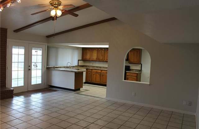 10235 Green Ash Road Gallery 3
