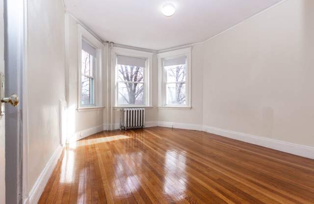 Charming Fenway 1-Bed with Modern Updates photos photos