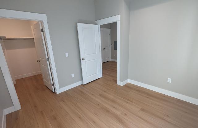 1800 Colorado Boulevard Gallery 1