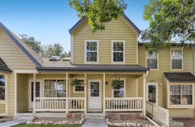 Evolve Real Estate: Spacious 3 Bed 3 bath Townhouse  in LITTLETON! Available 7/5/2026! photos photos